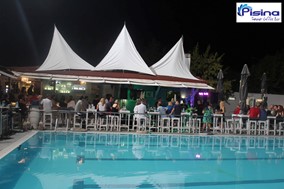 Ομορφη ροκ βραδιά στη Δημοτική πισίνα της Νεάπολης από τη 1η Δημοτική Κοινότητα 